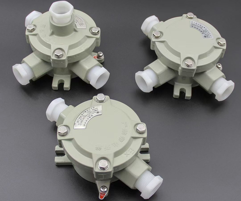WF2 Κουτί διασύνδεσης προστασίας από έκρηξη IP65 Αλουμίνιο χύτευσης με 2/3 εισόδους καλωδίων   ∆ οριζόντια τοποθέτηση