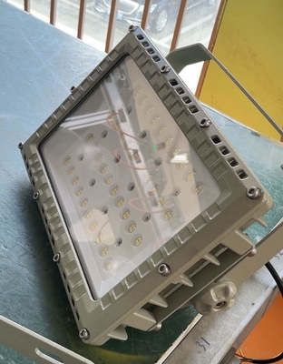 Αδιάβροχο 240W Εξωτερικό Φωτιστικό LED Αντιεκρηκτικό IP66 ATEX IECEx Βιομηχανικός Φωτισμός για Επικίνδυνες Περιοχές