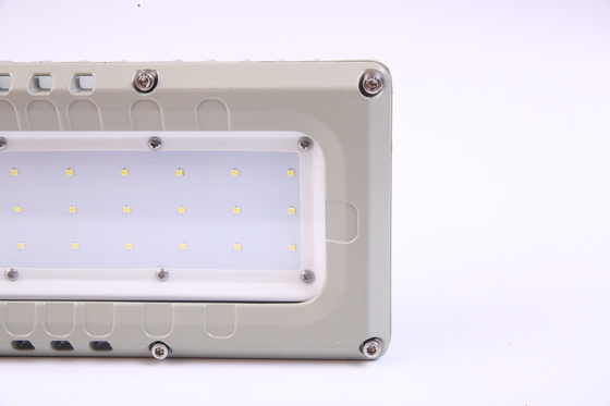 Καλή απόδοση 50w Αδιάβροχο γραμμικό φως WF2 100lm/w Αδιάβροχο φθοριούχο φως με LED τσιπ