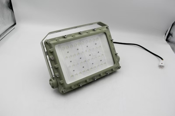 Πετροχημικές βιομηχανίες 135lumen / Watt 150w ανθεκτικό σε έκρηξη LED φως πλημμύρας για Ζώνη1,2&amp; Ζώνη21,22