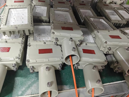 100W 200W LED ανθεκτικό σε έκρηξη φωτιστικό φως πλημμύρας Φιξίρ ATEX II 2G Ασφάλεια για ζώνη αερίου1/2
