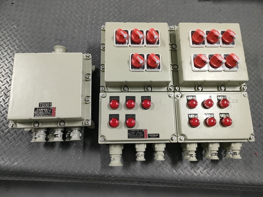 Προσαρμοσμένο IP66 ExD IIC T6 Gb Αλουμινίου κάθετο κρεμασμένο καλώδιο εισόδου ηλεκτρικό πάνελ ελέγχου