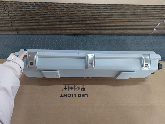 IP66 Φθοριούχο φωτισμό ανθεκτικό σε έκρηξη με ATEX/IECEx.