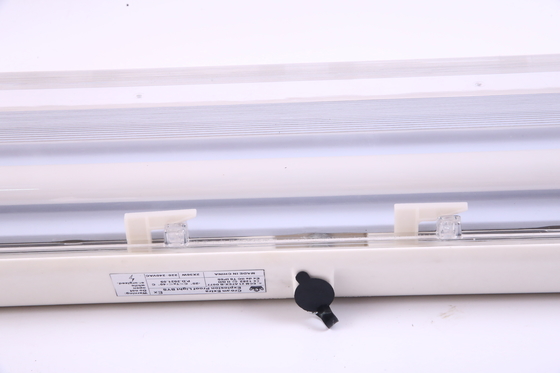 "Φωτιστικό σωλήνα LED 1x48 ιντσών ανθεκτικό σε έκρηξη – 115lm/W περίβλημα ABS για επικίνδυνες βιομηχανικές περιοχές"
