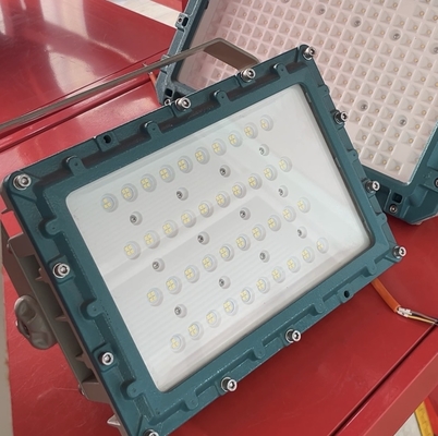 Πυροσβεστικό φωτιστικό LED ATEX/IECEx Ασθενής σε έκρηξη ∙ 50 W, 150 W & 200 W, IP66 Αδιάβροχο για επικίνδυνες περιοχές ζώνης 1/2 & ζώνης 21/22 ∙