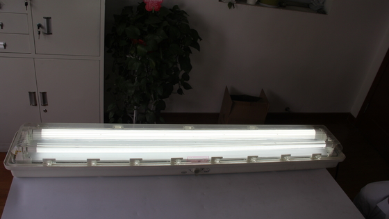 ATEX IECEx CNEX Πιστοποιημένο ανθεκτικό σε έκρηξη LED γραμμικό φως για επικίνδυνες ζώνες 1 και 2 ∆ιασωματώνοντας ενέργεια Υδροστερό βιομηχανικό φωτισμό για πετρελαϊκό αέριο Χημικά περιβάλλοντα