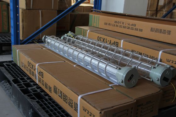 Βιομηχανικού τύπου αντιεκρηκτικό φθορίζον φως για ασφαλή φωτισμό σε επικίνδυνες περιοχές