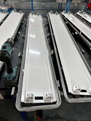 Υλικό ATEX 0,6m 1,2m 18W 36W Διπλή φωτεινή πηγή σωλήνα LED/φθοριστική προαιρετική γραμμική λαμπτήρα σωλήνα LED ανθεκτικής έκρηξης