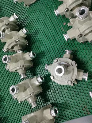 IP66 Άλουμινίου χύτευσης αδιάβροχο 220V/380VAC 1-5Way έκρηξη Proof Junction Box για την αποθήκη βιομηχανίας επικίνδυνη περιοχή