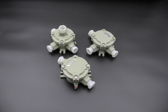 Κινέζικο εργοστάσιο Αδιάβροχο Ανθεκτικό στην Έκρηξη Κουτί Διακλάδωσης ATEX Κράμα Αλουμινίου/Ανοξείδωτου Χάλυβα για Ζώνη 1 και Ζώνη 2