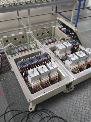 Αντίσταση στη διάβρωση IP 65 380V Ηλεκτρικά πίνακες ελέγχου πυρόστακτοι